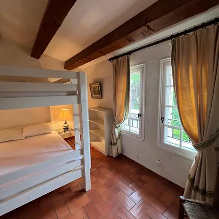 Semesterbostad Charmante Maison Mitoyenne Avec Piscine, Jardin Et Acces Prive A La Sainte-Maxime